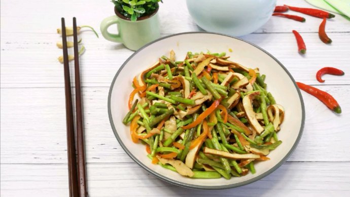 芦蒿炒香干肉丝