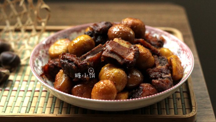 【板栗烧排骨】