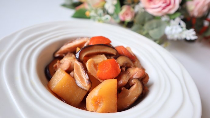 红烧鸡肉炖土豆