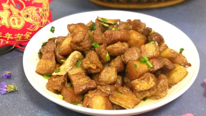 油豆腐焖五花肉
