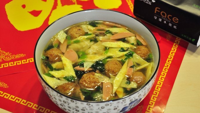 酥肉丸子汤