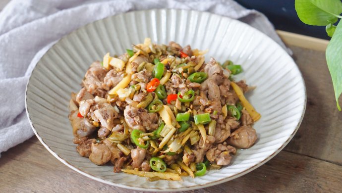 酸豆角爆炒鸭丁