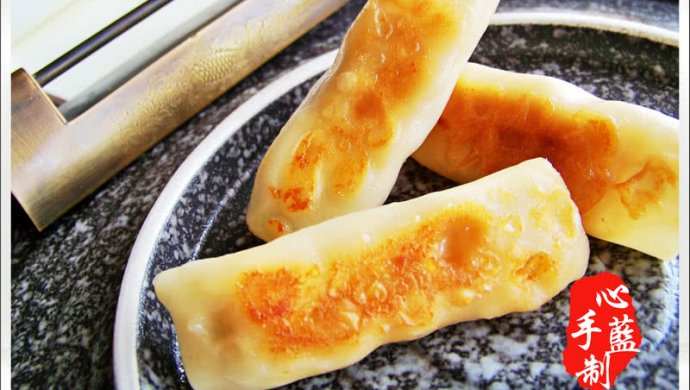 金底鲜肉锅贴