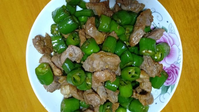 江西家常青线辣椒炒肉