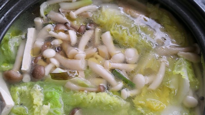 蘑菇蔬菜汤