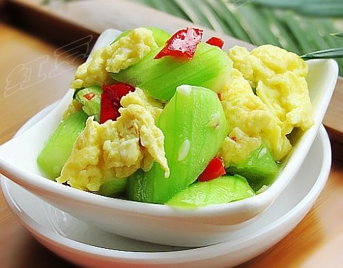 剁椒丝瓜炒鸡蛋