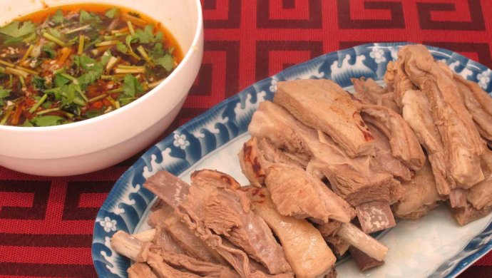 不去新疆也能吃到手抓羊肉