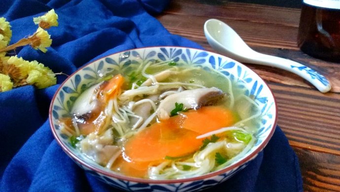 鲜味胡萝卜菌菇汤