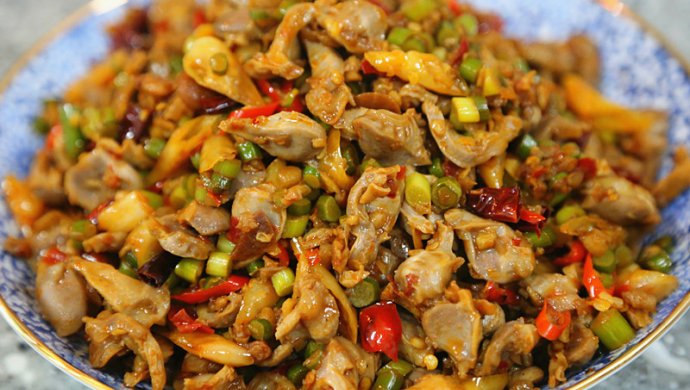 蒜薹炒鸡胗-----下饭到不行