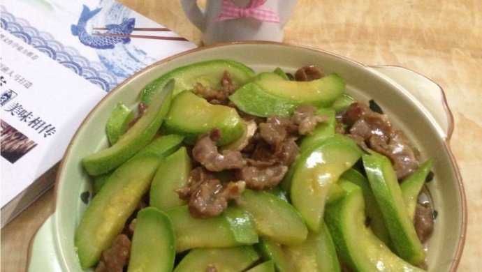 云南小瓜炒面肉
