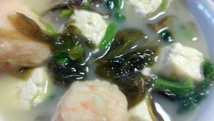 鲤鱼豆腐汤。
