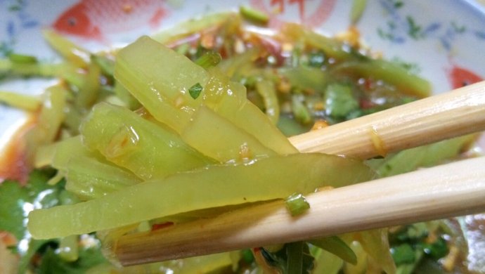 凉拌莴笋