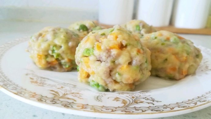 青豆羊肉蒸丸子：宝宝辅食营养食谱菜谱