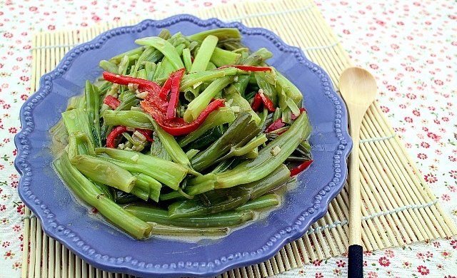 腐乳蒜泥空心菜