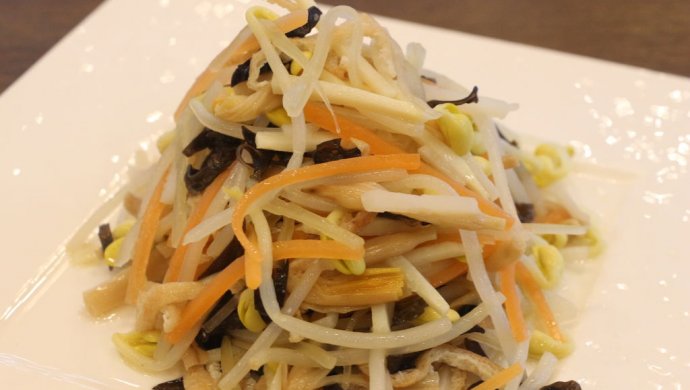过年,从一碗八宝菜开始