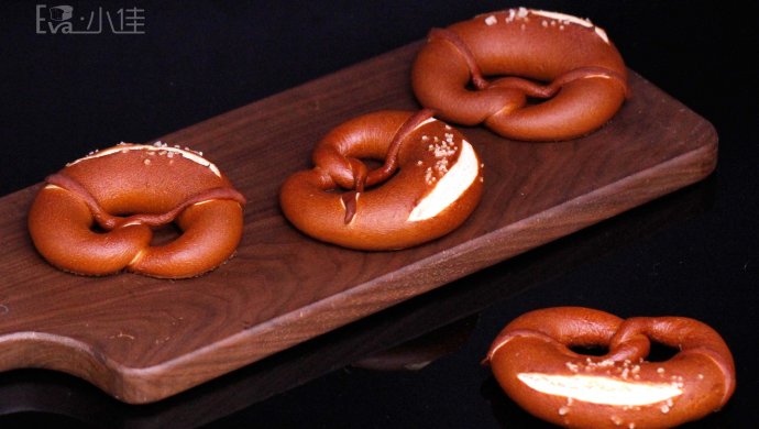 德国碱水面包Brezel