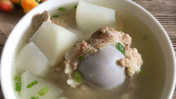 骨头萝卜汤