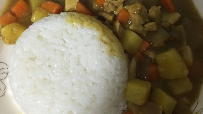 咖喱鸡肉土豆饭