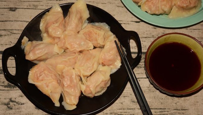 辣白菜五花肉饺子
