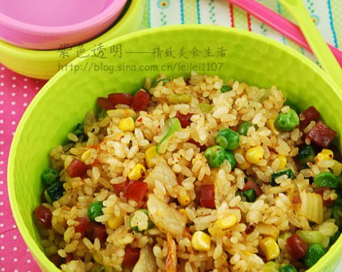 韩国泡菜炒香肠蔬菜饭
