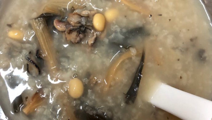 墨鱼仔菜干粥