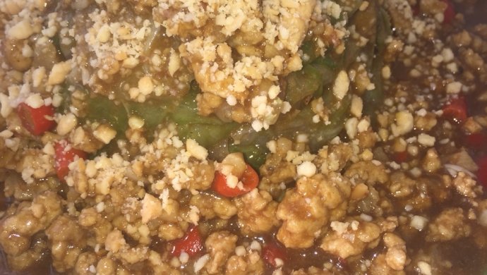 肉末浇汁西生菜