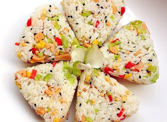 黑芝麻玉米肠饭团