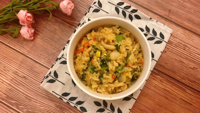 浓汁蔬菜海鲜烩饭
