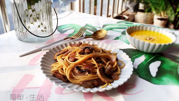 黑椒牛排炒意面