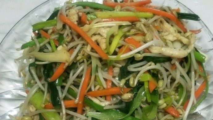 蒜苗肉丝炒芽菜～附炒芽菜不出水的秘方
