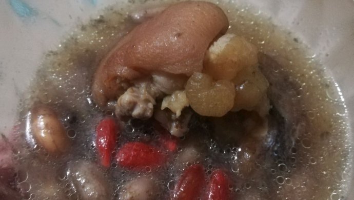 猪脚汤这样做 ～～养颜还能提高抵抗力