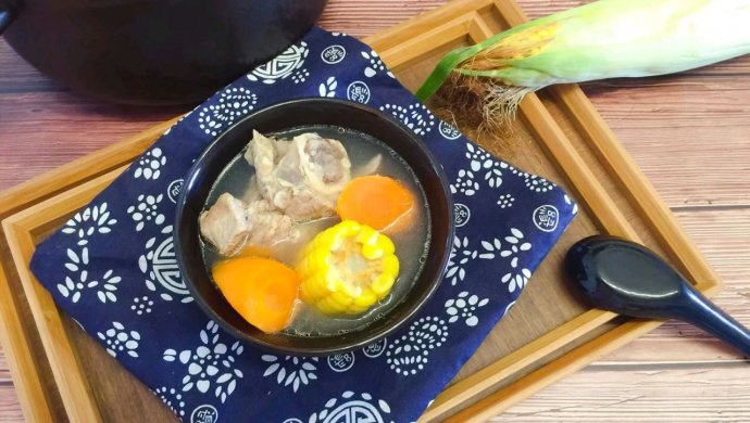补钙神器玉米煲大骨头汤
