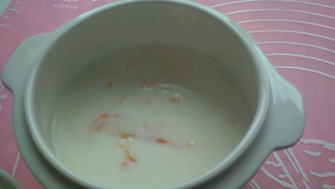 血燕炖奶