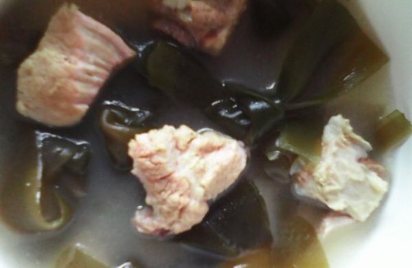 海带排骨汤补钙汤