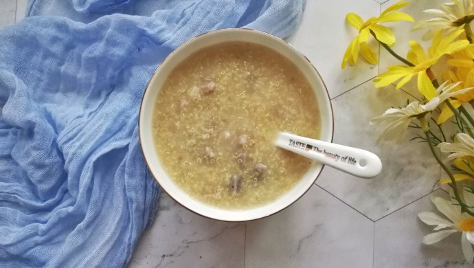 可以增强免疫力的芋头藜麦小米粥