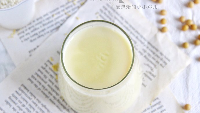 豆浆这样做口感浓稠细腻顺滑更营养！养胃又补钙老人孩子都适合