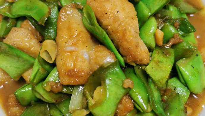 减脂餐――扁豆角炒巴沙鱼