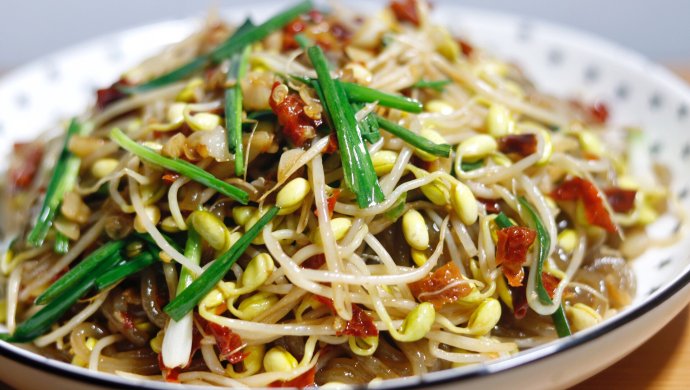 黄豆芽炒红薯粉