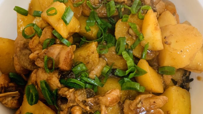 土豆烧鸡腿块