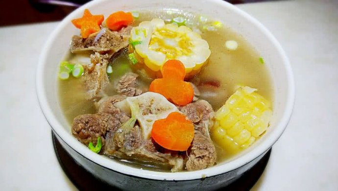 元气牛尾汤 斐尝厨房