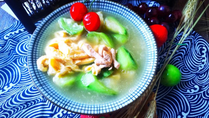 丝瓜鸡胸肉鸡蛋汤