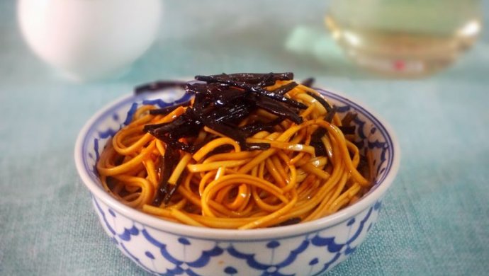 葱油拌面：还想再来一碗