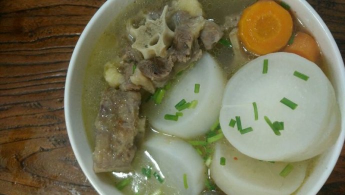清炖萝卜牛尾汤