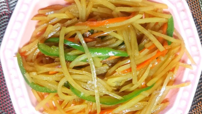 简单家常小菜，胡萝卜土豆丝