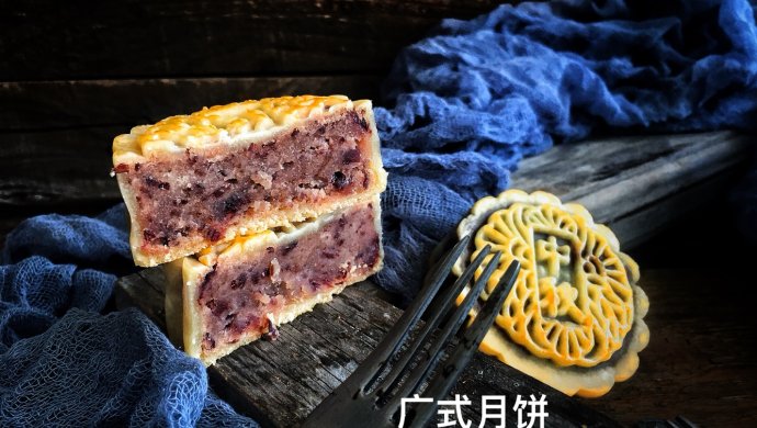 广式朗姆酒蔓越莓月饼