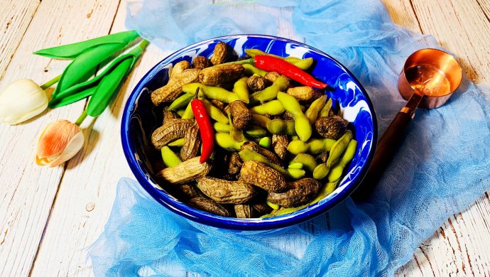 下酒菜～花毛一体（煮花生毛豆）