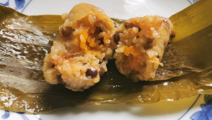 如何调制咸蛋黄肉粽