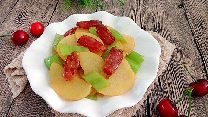 尖椒土豆片炒腊肠