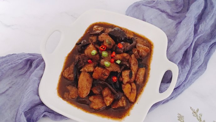 红烧鸡块――简易版小鸡炖蘑菇