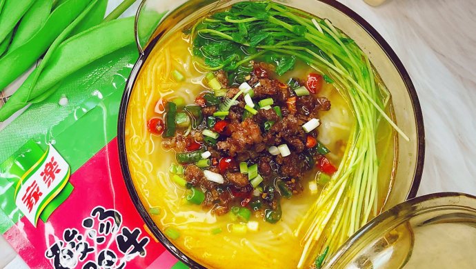 酸汤炸酱米线